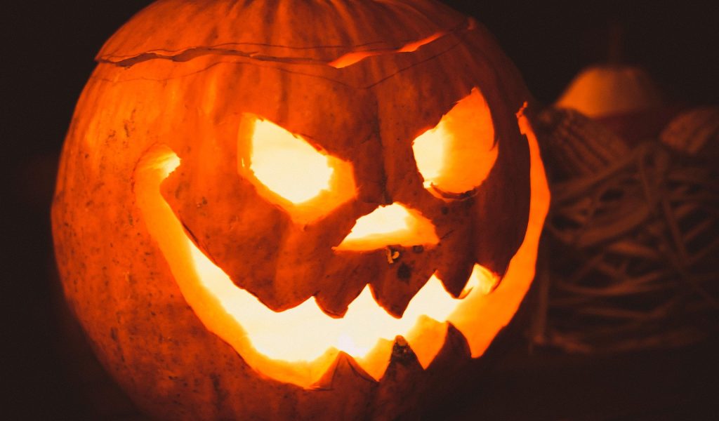halloween-6766533_1920
